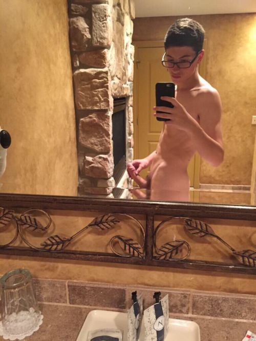 Nerd-Teen-Cock-Selfies